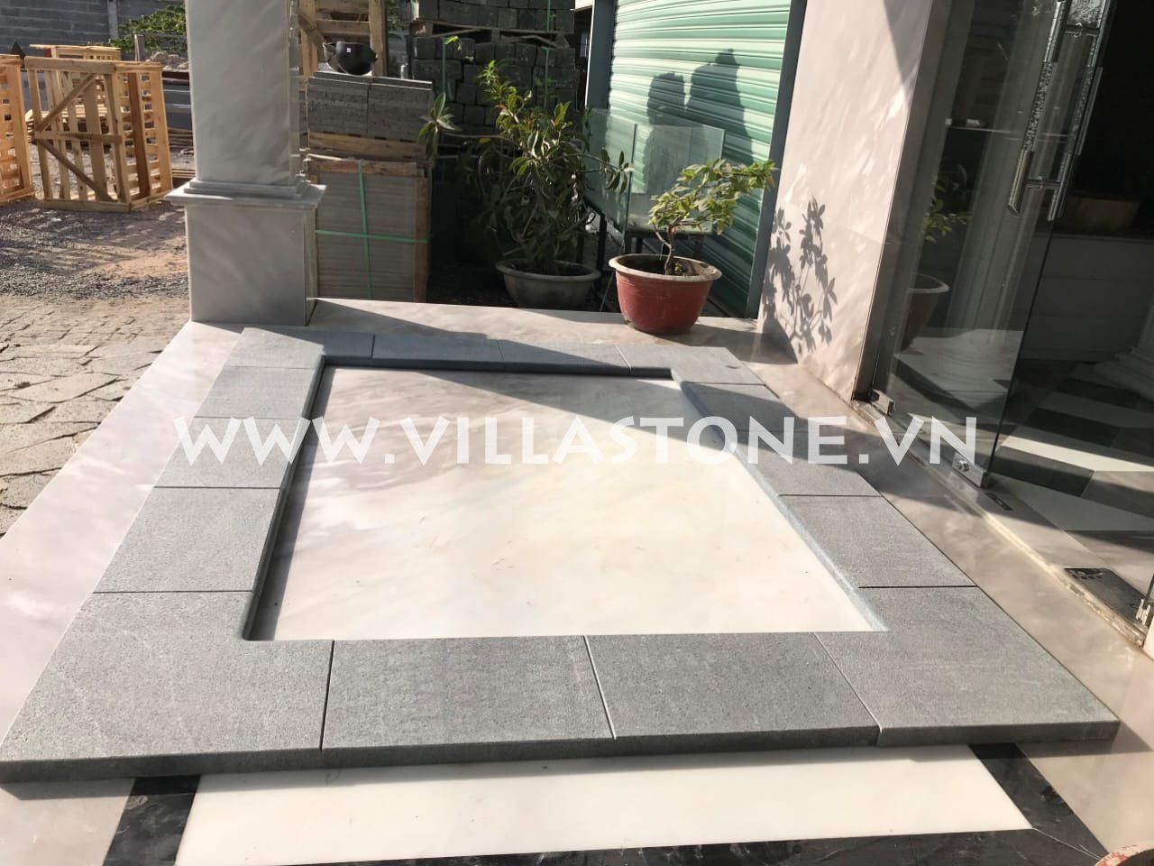 DARK GREY GALAXY GRANITE - FLAMED FOR POOL