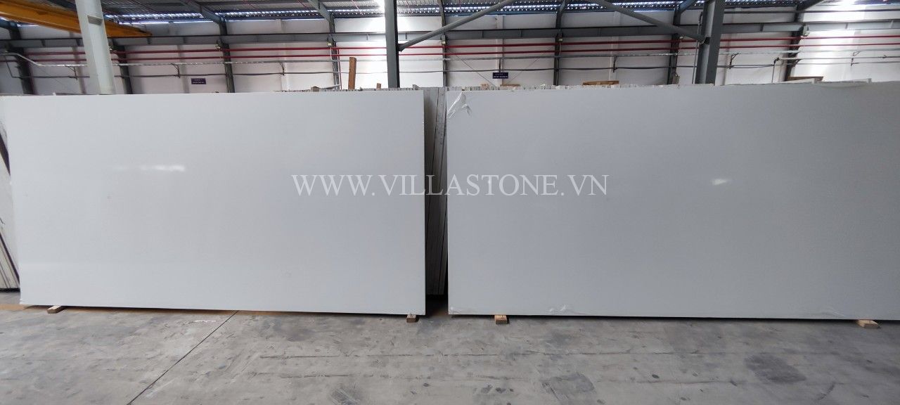 Sự khác nhau giữa đá tự nhiên và đá thạch anh nhân tạo?