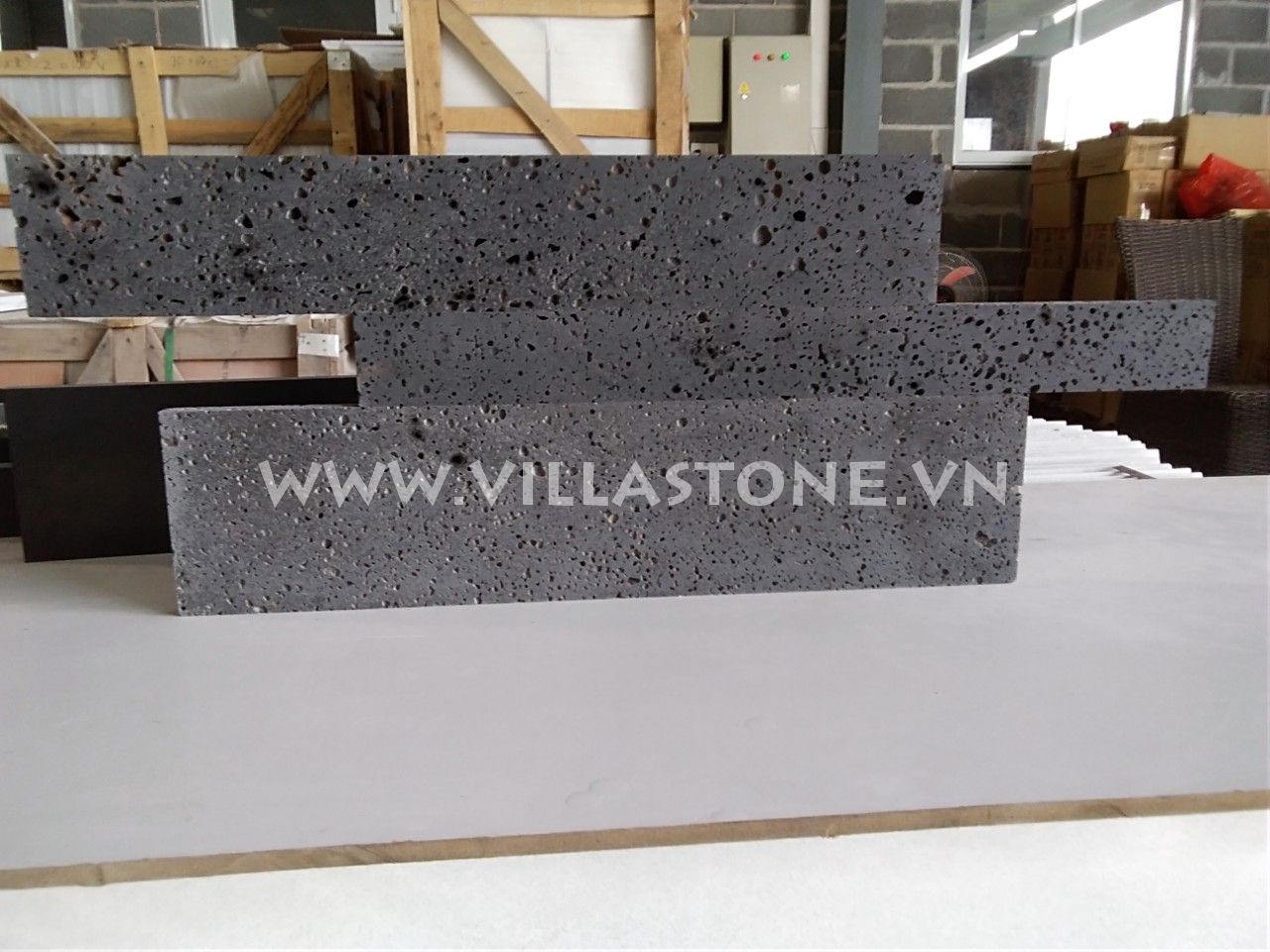 Đá Lava sẫm màu