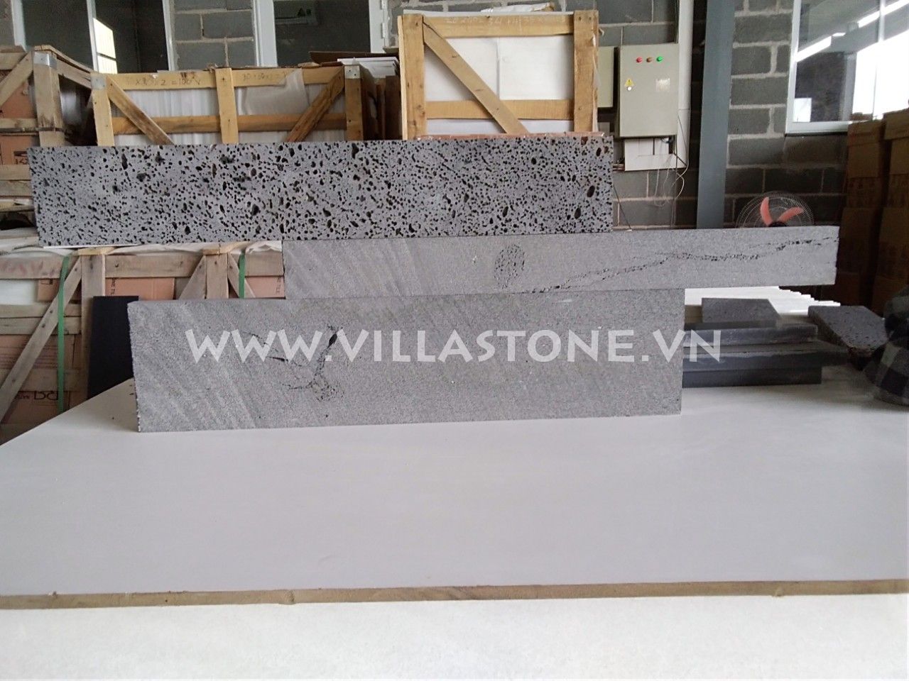 Lavastone sáng màu